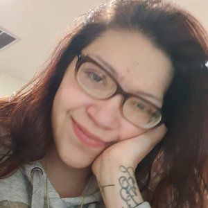 Meet your Posher, Lina